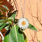 Collana ciondolo fiore vero Margherita bianca. Gioielli fiori in resina. Bigiotteria floreale fatta a mano. Regalo unico per lei.