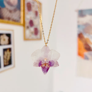 Collana vero fiore di orchidea bianco e rosa. Orchidea in resina. Ciondolo orchidea vera.piccola orchidea essiccata. Idea regalo