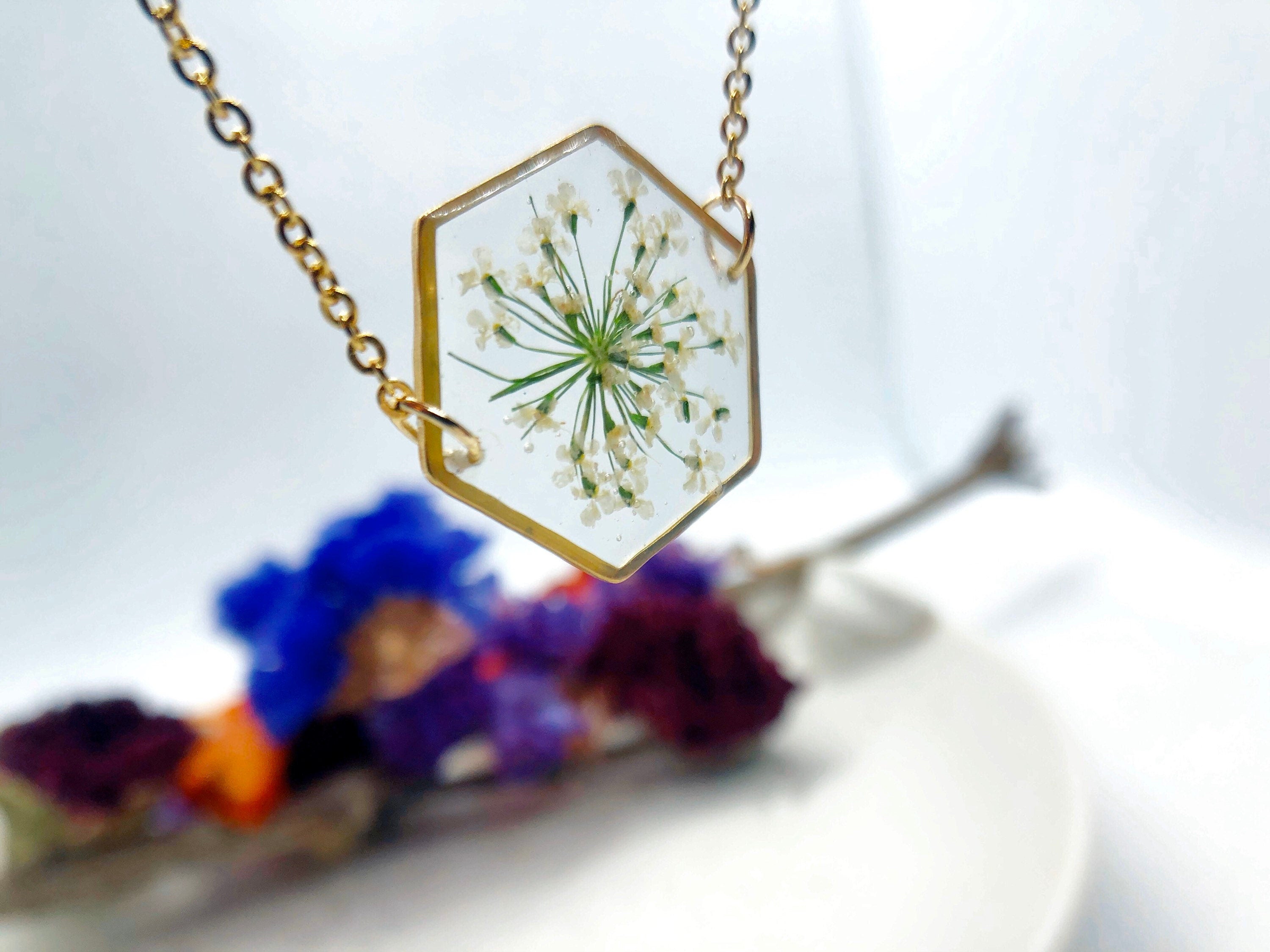 Collana donna oro terrarium fiore vero pizzo bianco Ciondolo resina catenella acciaio regolabile.Gioielli resina fiori veri cristalli pietre