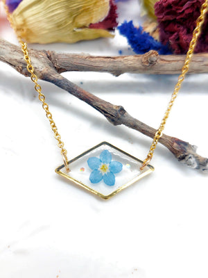 Collana donna ciondolo fiori veri azzurri Forget me not resina.Catenella acciaio dorato Gioielli botanical terrarium nontiscordardimé