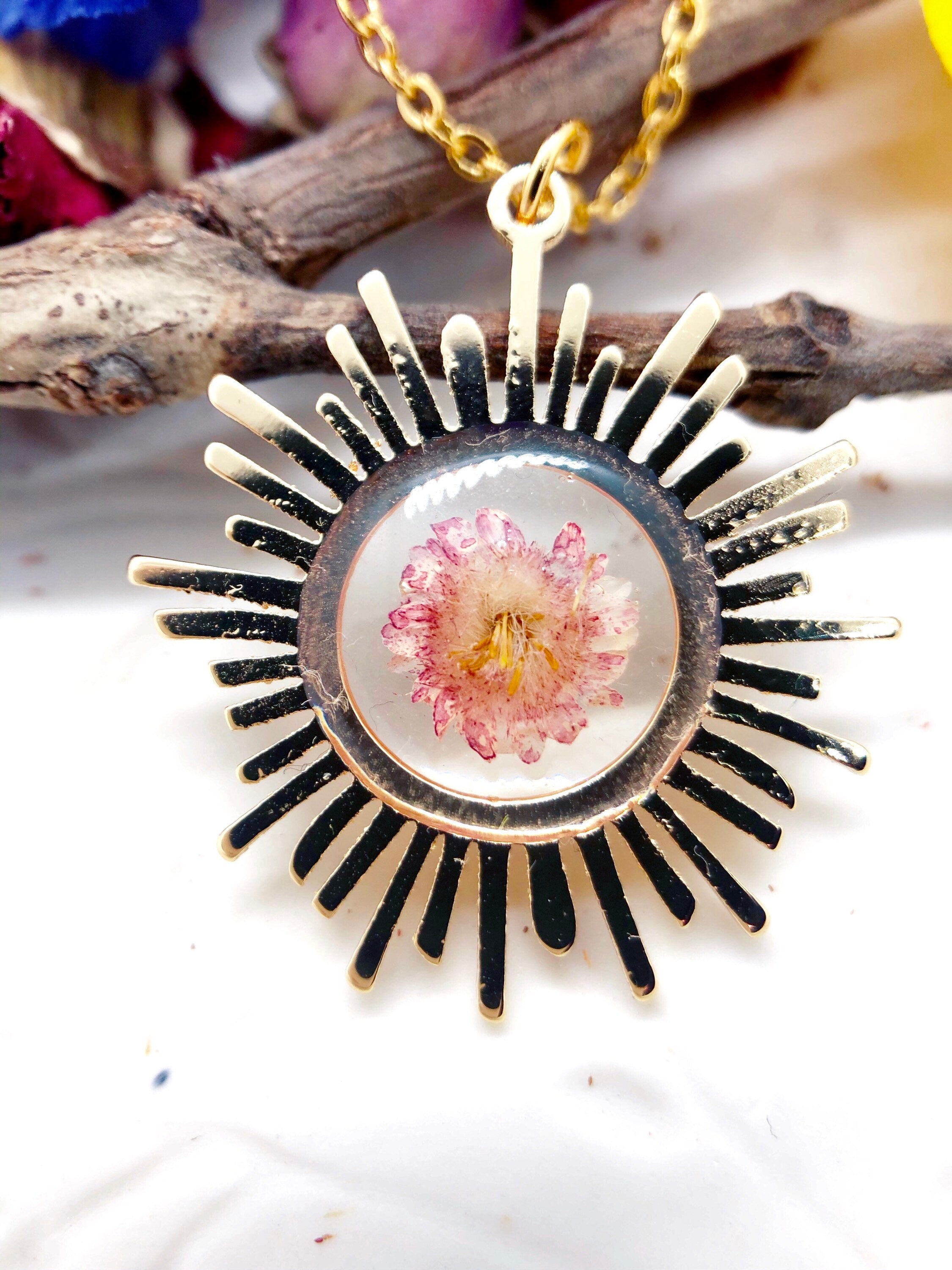 Collana donna ciondolo sole placcato oro fiore vero rosa strawflower resina Catena acciaio oro Gioielli cristalli fiori essiccati pressati