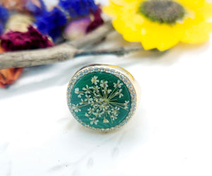 Anello donna ottone oro strass Gemma nera verde Ambra turchese fiori veri bianchi pizzo regina Anna.Taglia unica.Gioielli resina fiori veri.