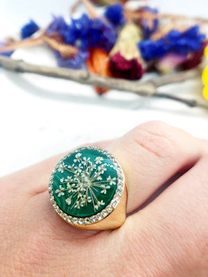 Anello donna ottone oro strass Gemma nera verde Ambra turchese fiori veri bianchi pizzo regina Anna.Taglia unica.Gioielli resina fiori veri.