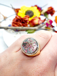 Anello donna ottone oro strass Gemma abalone camaleontica fiori veri rosa pizzo regina Anna.Taglia unica.Gioielli resina fiori veri.