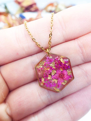 Collana donna oro terrarium fiori veri pizzo rosa fucsia Ciondolo resina catenella acciaio regolabile.Gioielli resina fiori veri cristalli