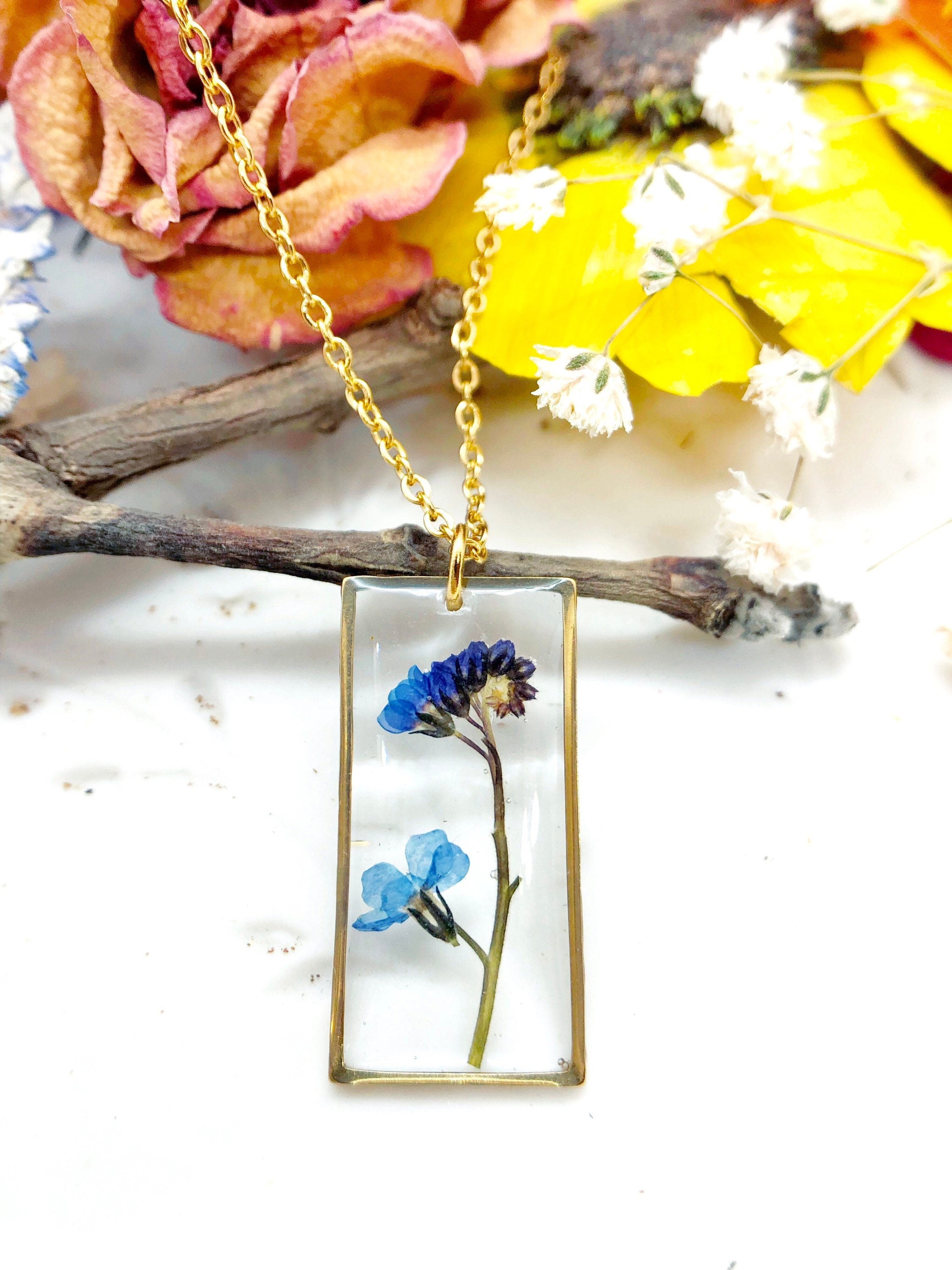 Collana ciondolo nontiscordardimé fiore vero forget me not resina.Collana minimal botanica.Gioielli cristalli fiori essiccati terrarium